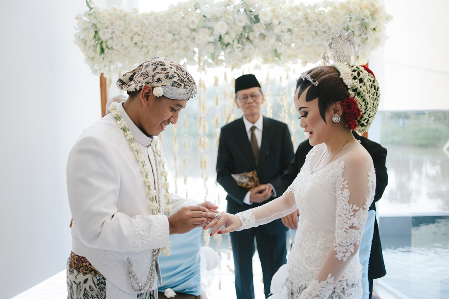 Weddings In Indonesia A Guide To Customs And Etiquette At