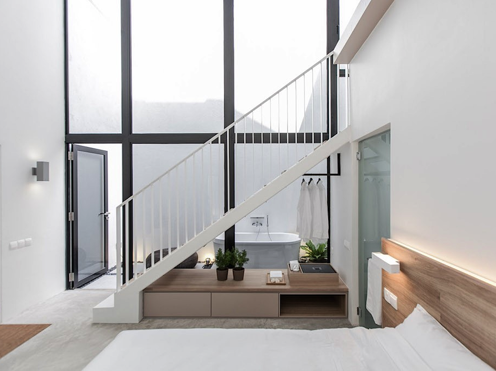 lloyd's inn singapore